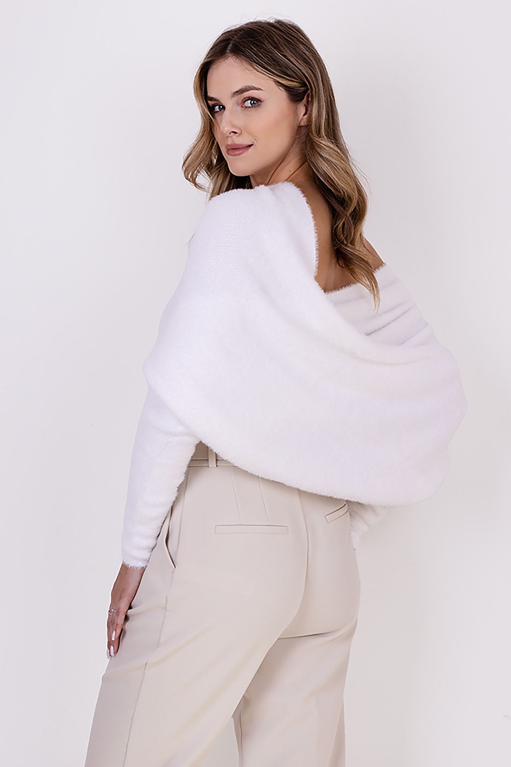 Sweater model 187206 MKM