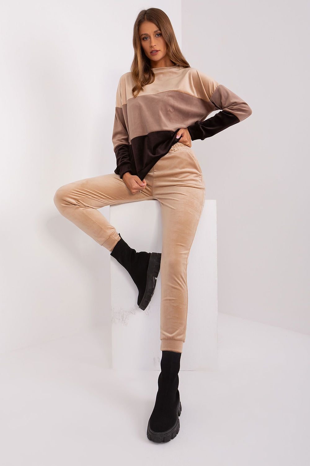 L`ensemble model 187432 Rue Paris