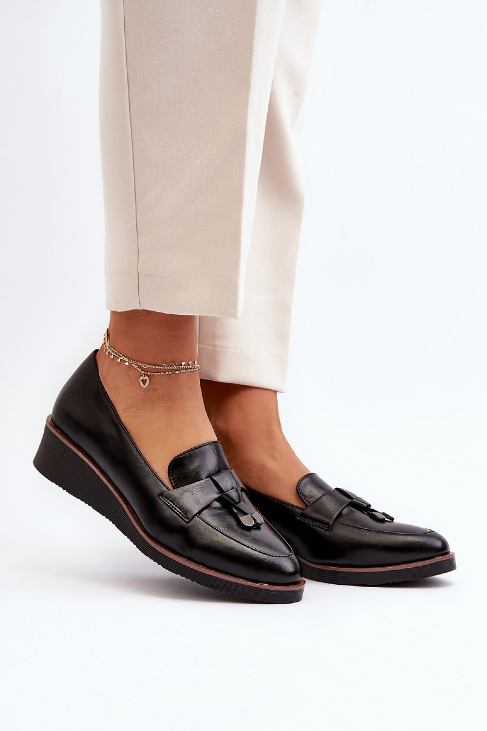 Step in style low-top shoes