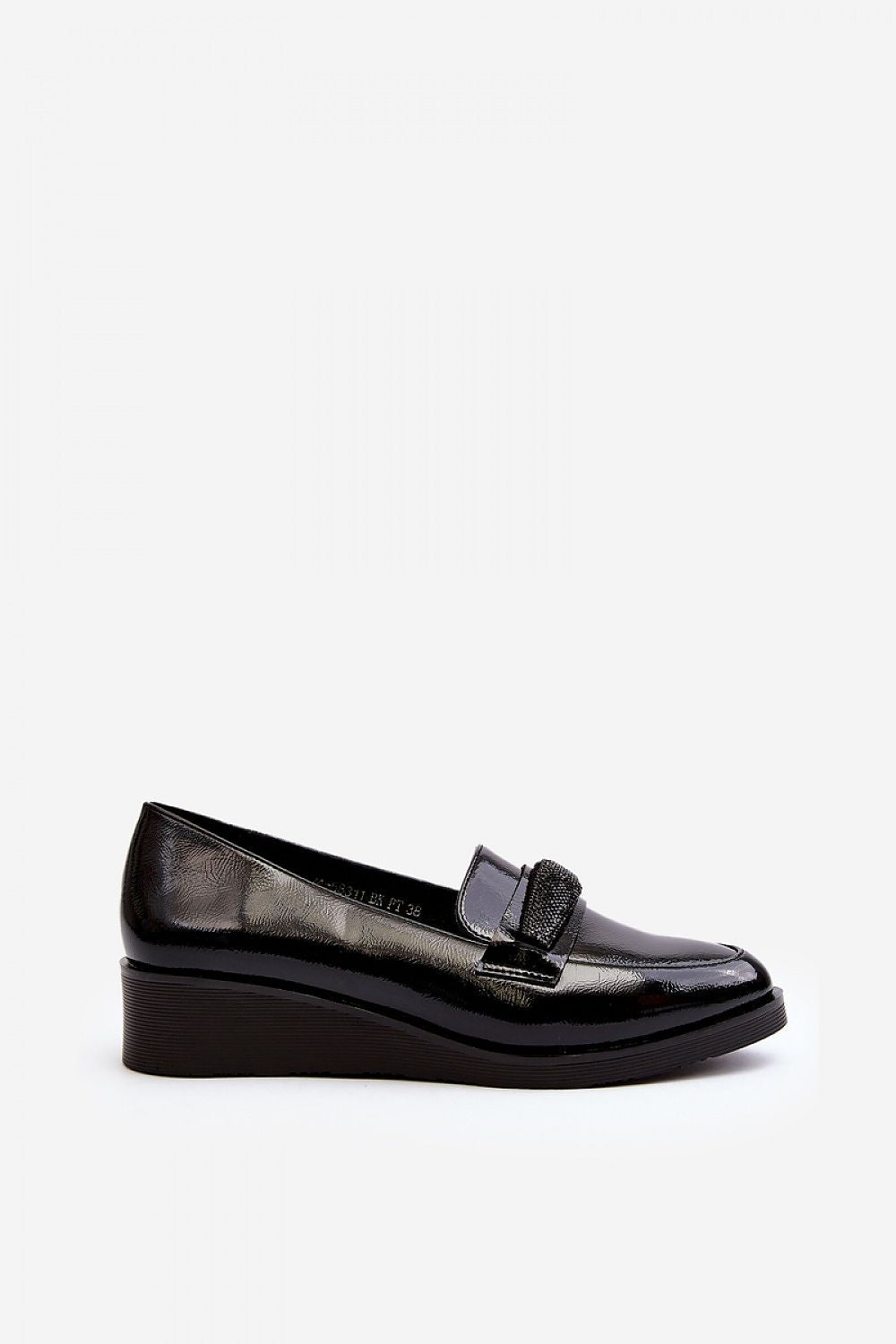 Step in style low-top shoes