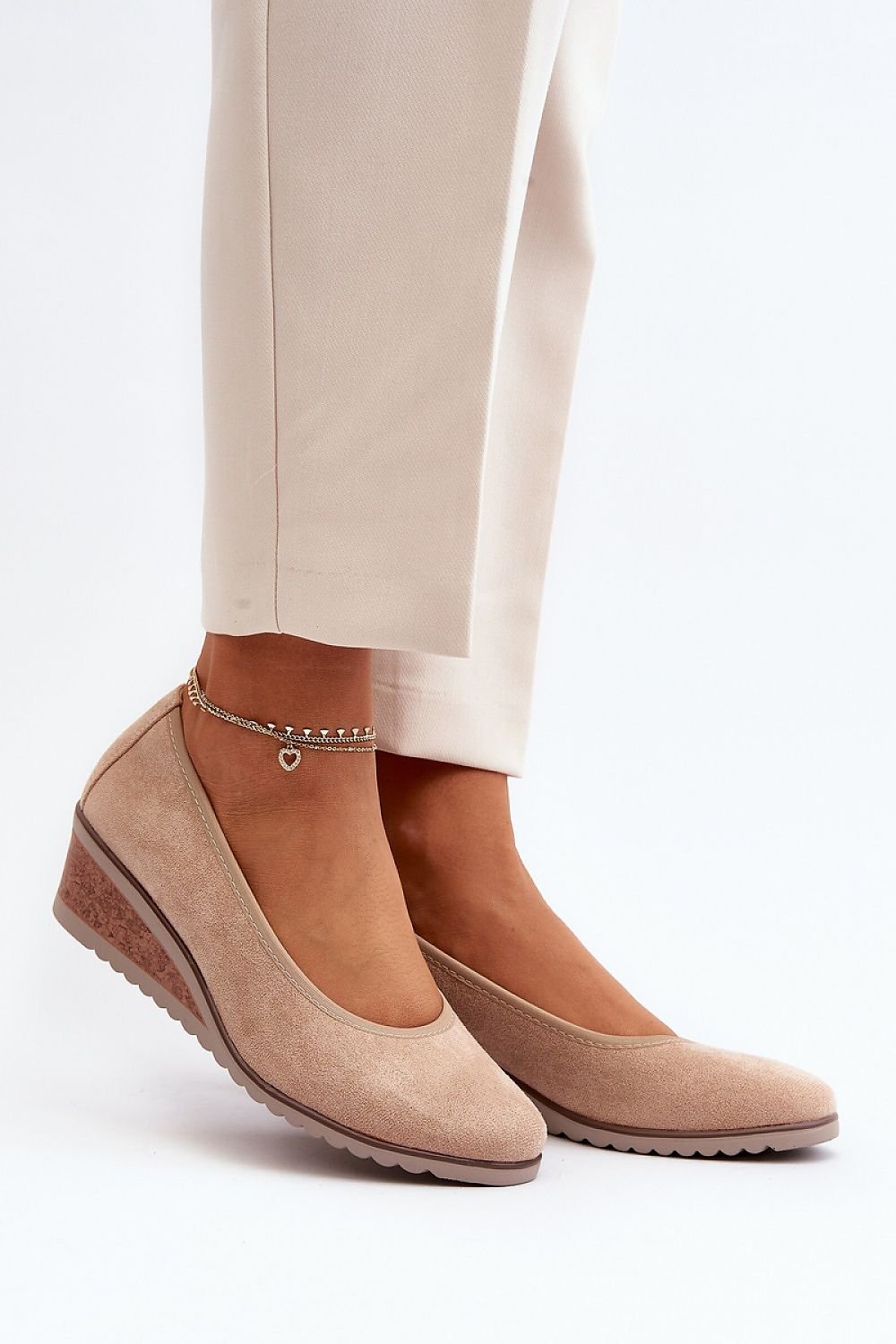 Step in style low-top shoes
