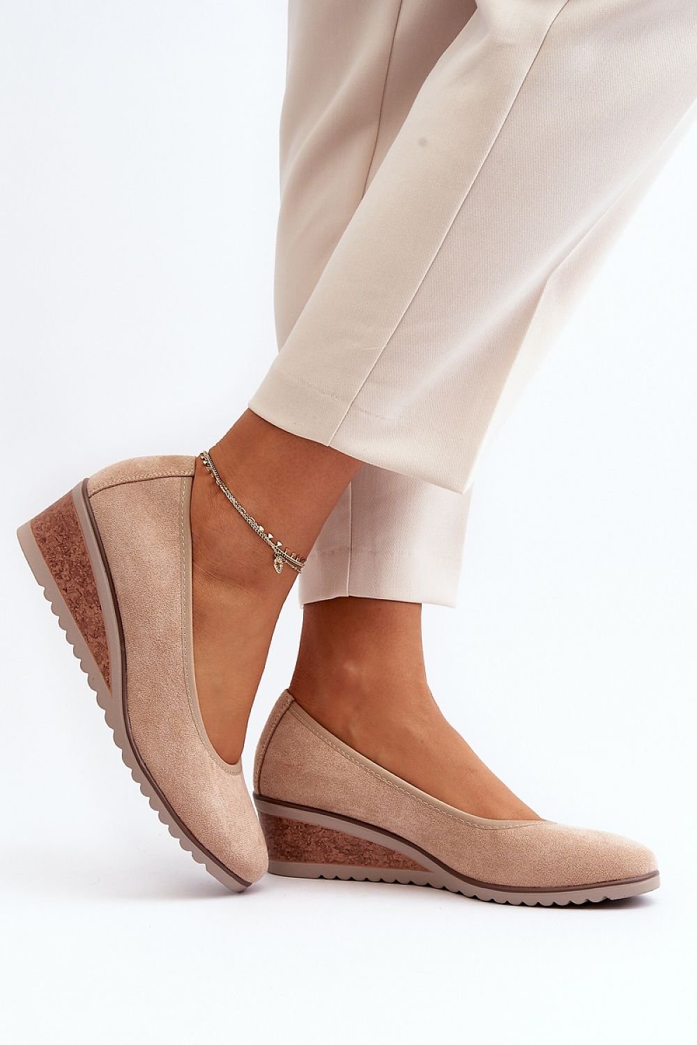 Step in style low-top shoes