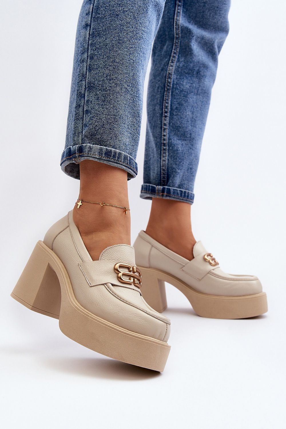 Step in style low heel shoes