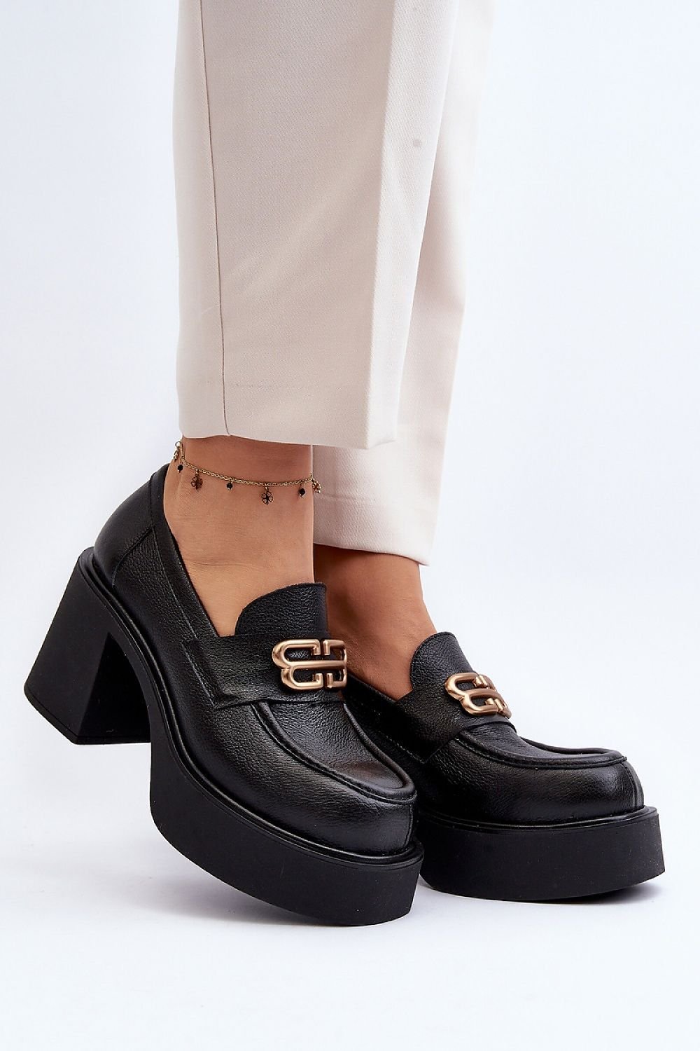 Step in style low heel shoes