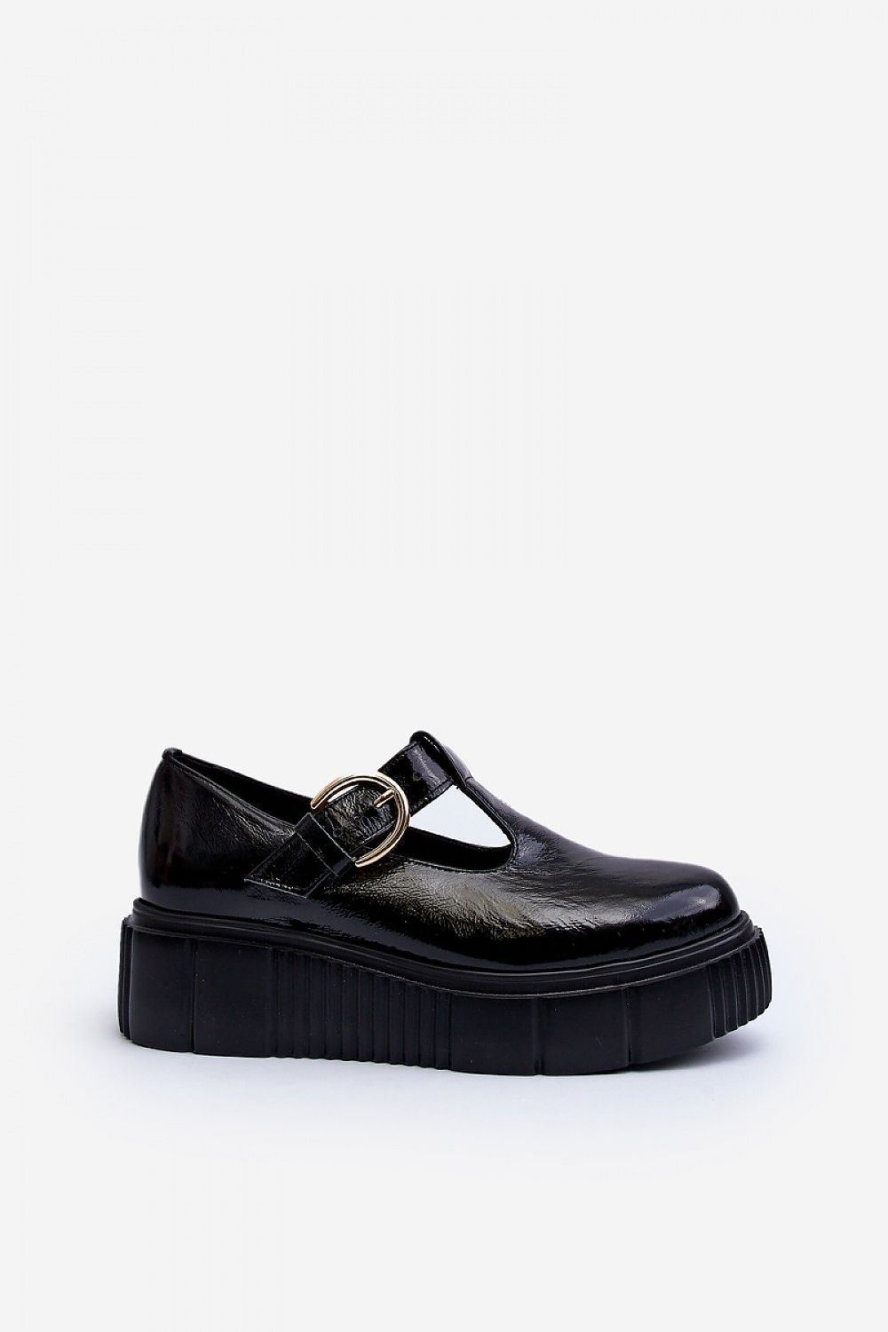 Step in style low-top shoes