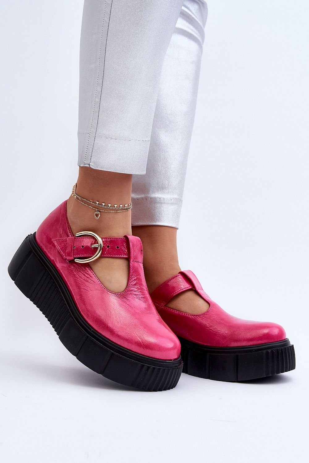 Step in style low-top shoes
