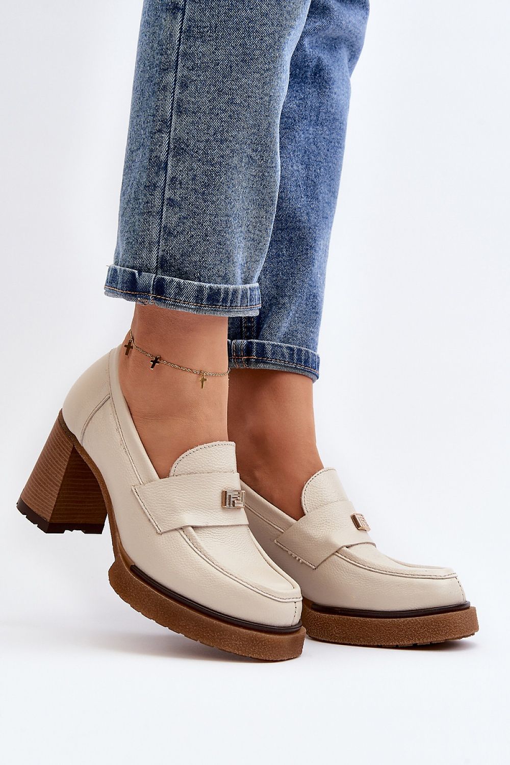 Step in style low heel shoes