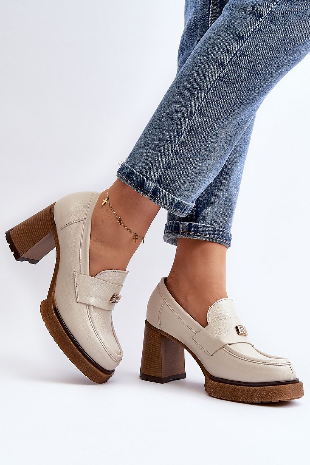 Step in style low heel shoes