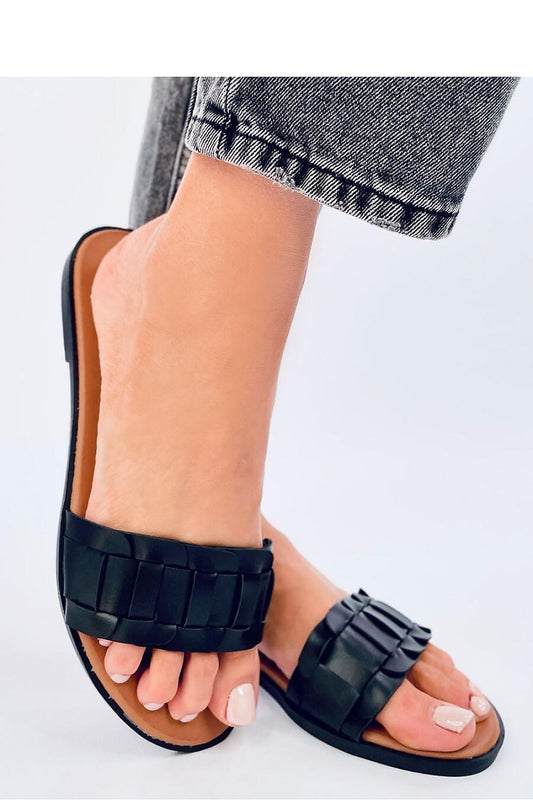 Clacquettes model 192632 Inello