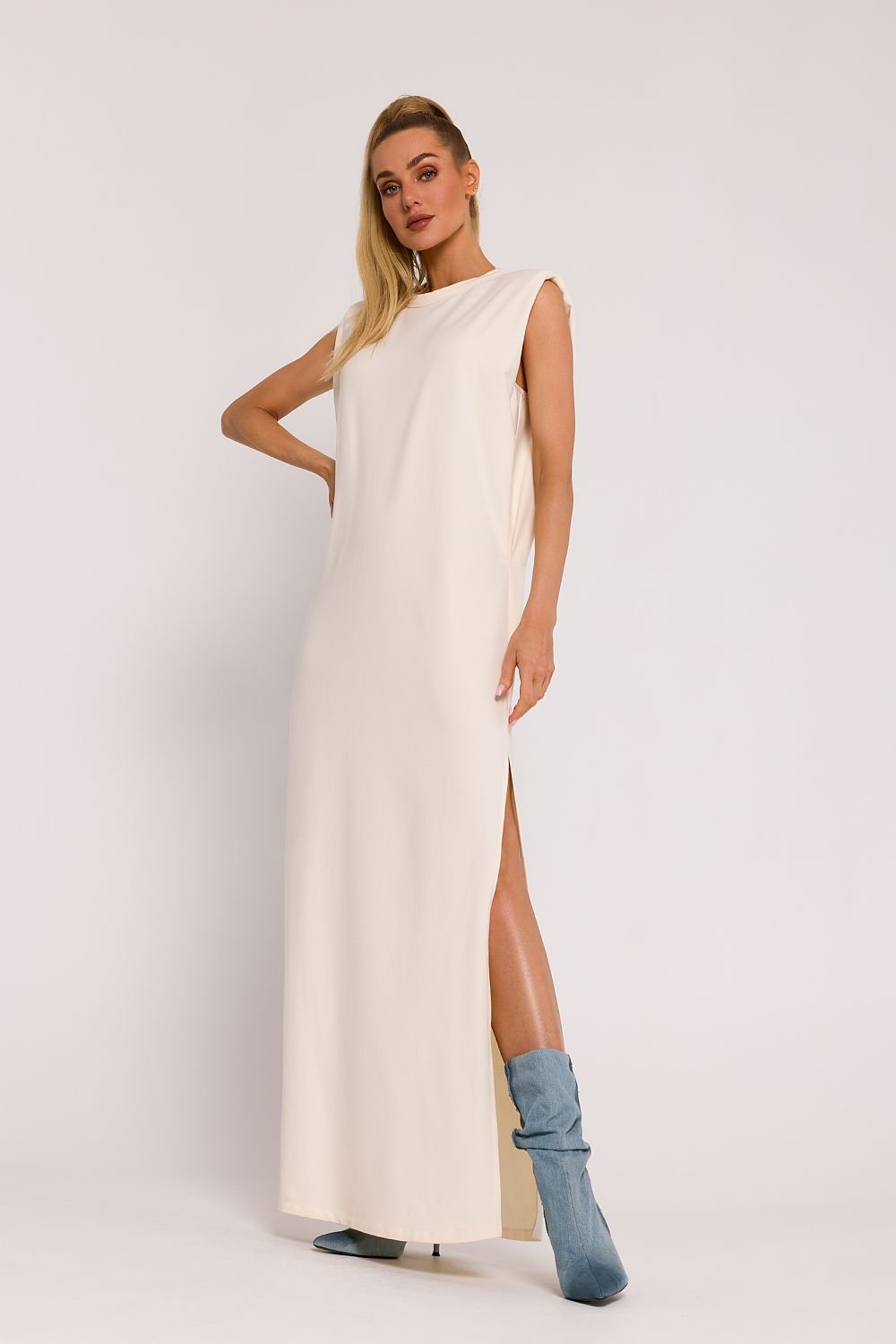 Moe Day Dress
