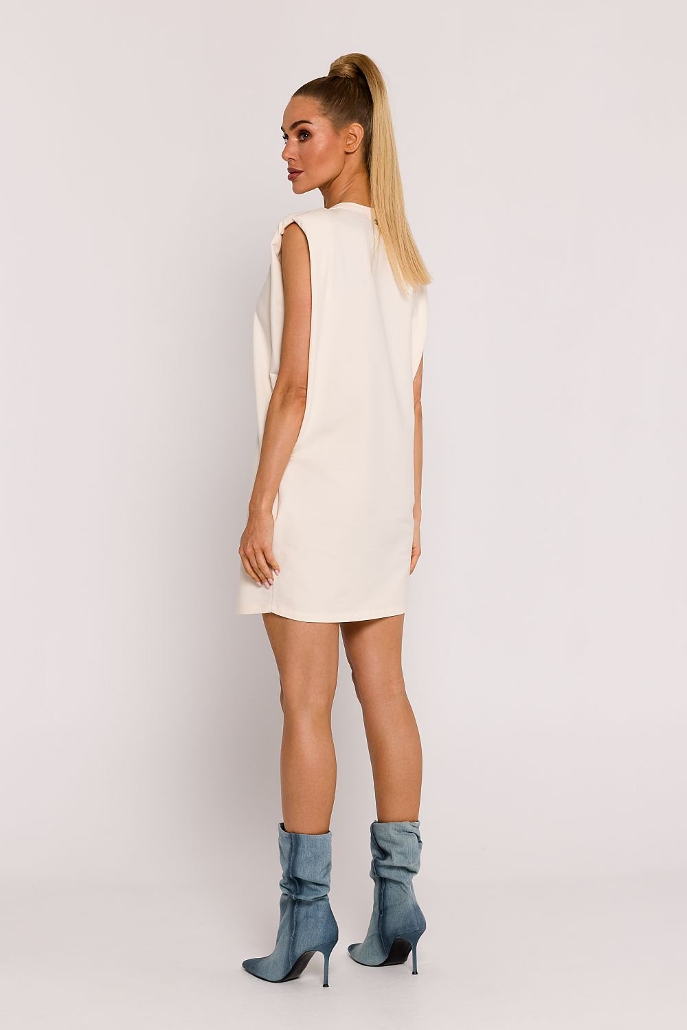 Moe Day Dress