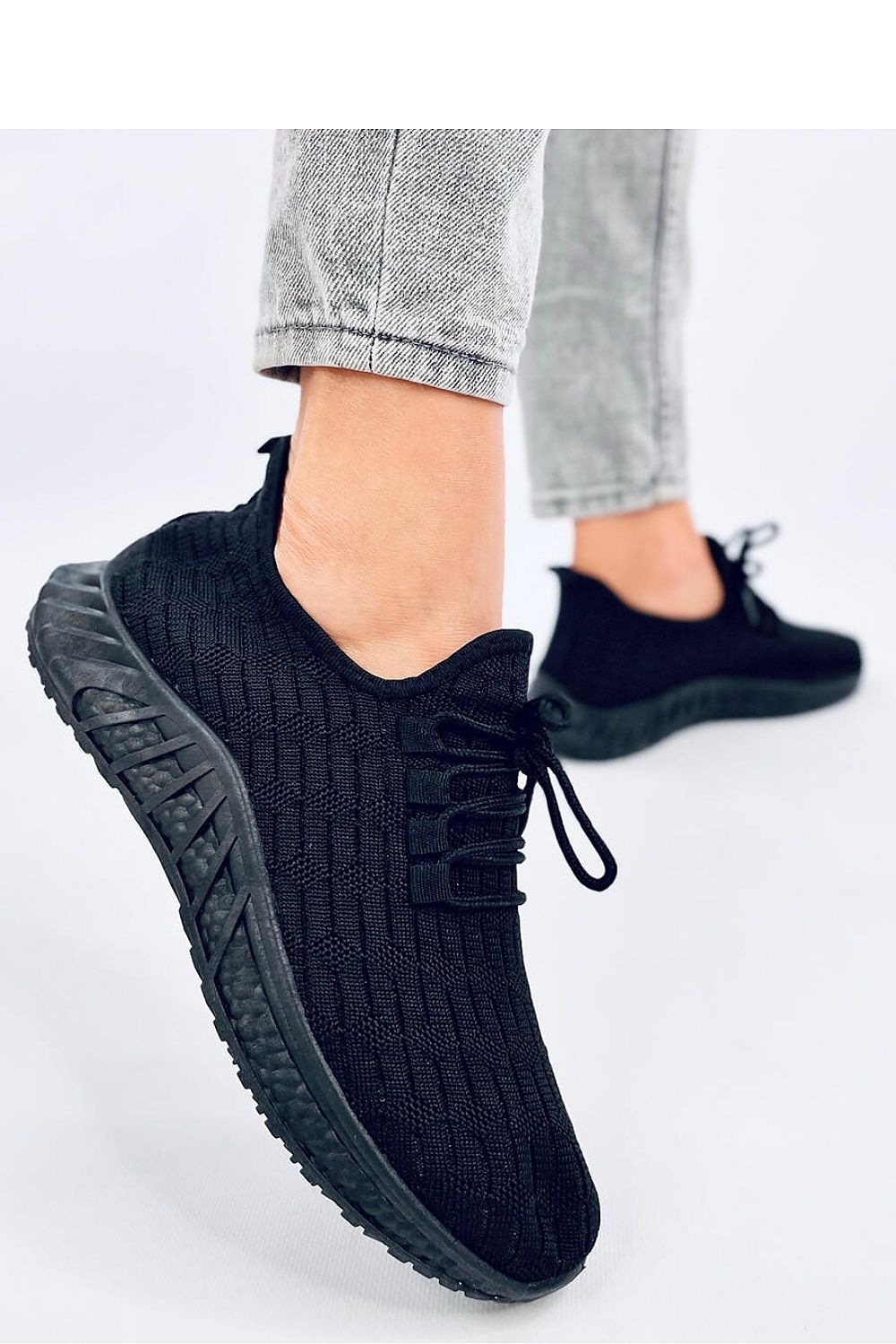 Inello sports shoes