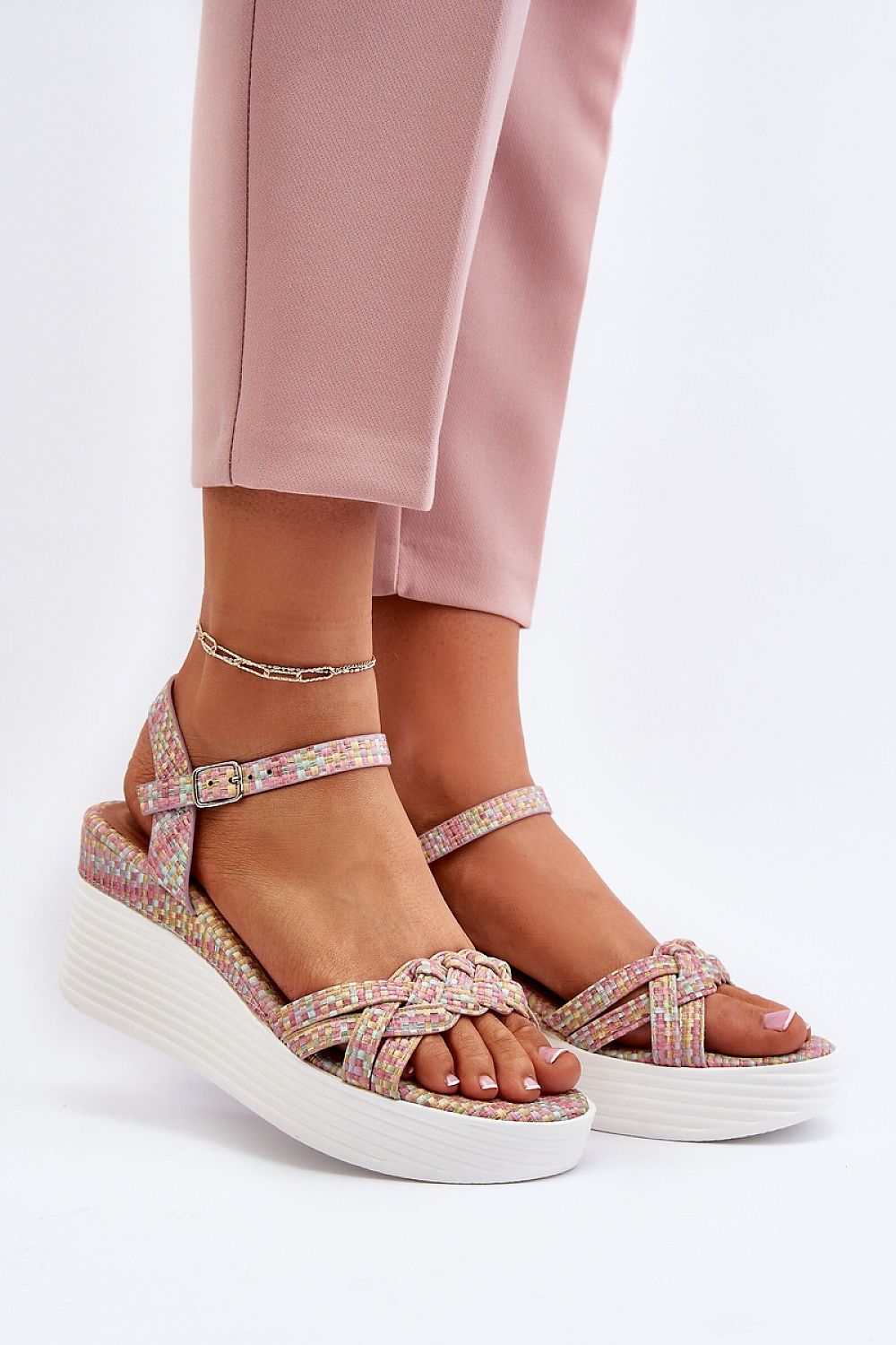 Cothurnes Step in style