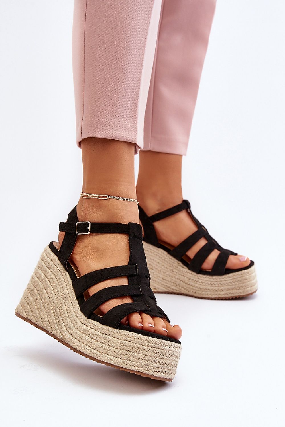 Cothurnes Step in style
