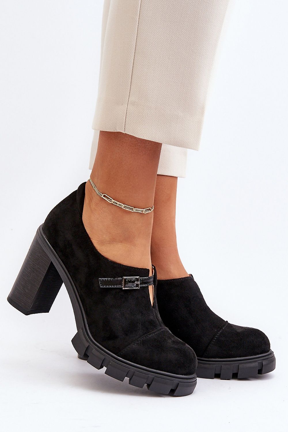 Step in style low heel shoes