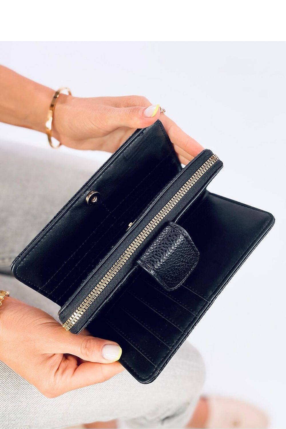 Women's wallet model 195067 Inello