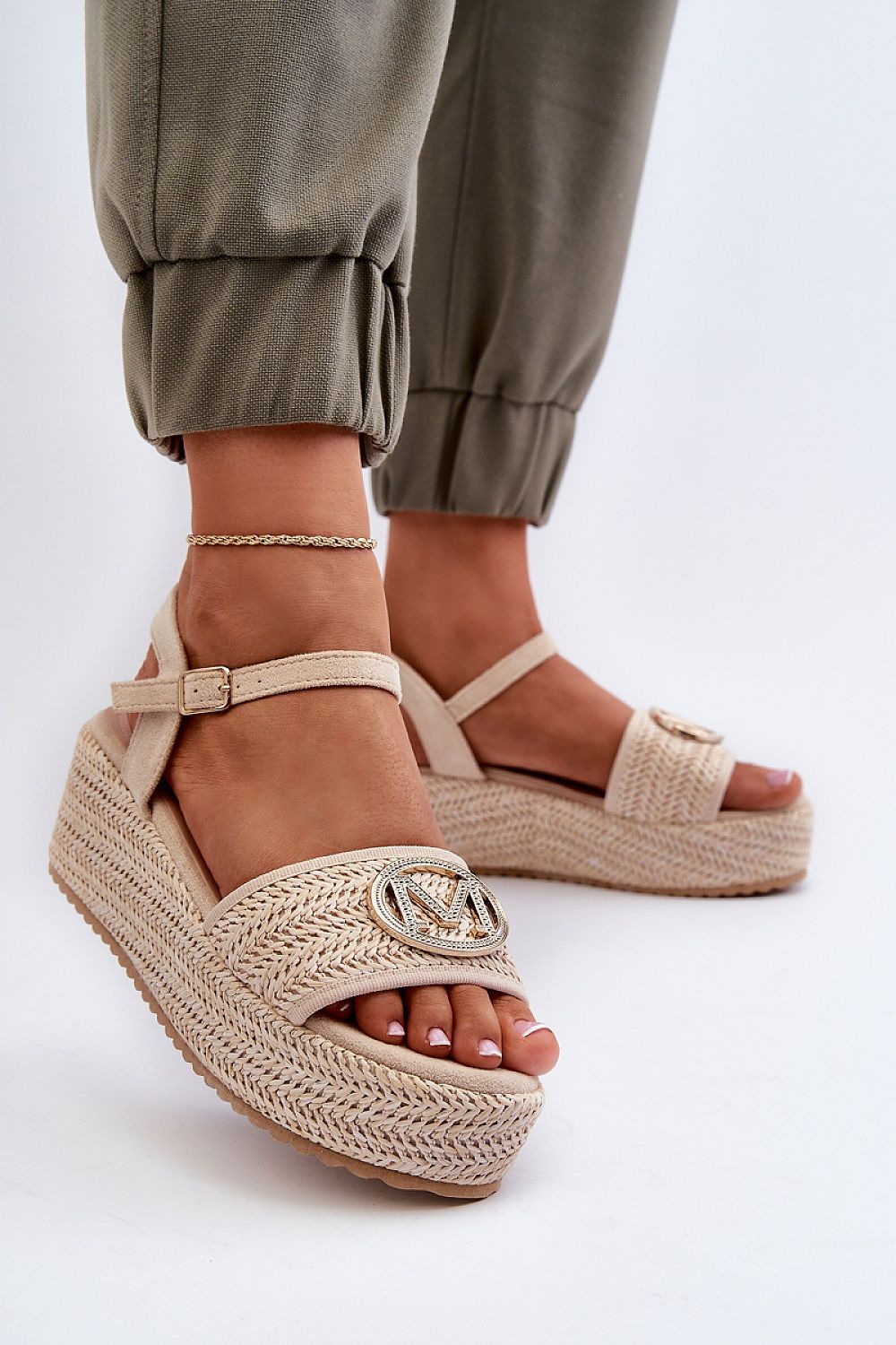 Cothurnes model 195269 Step in style