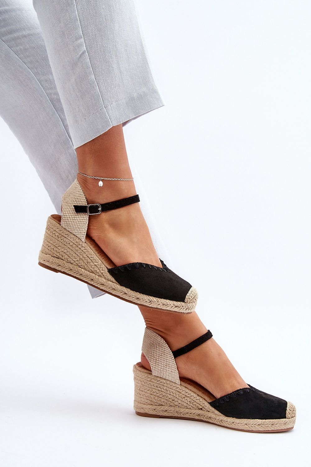Cothurnes model 195285 Step in style