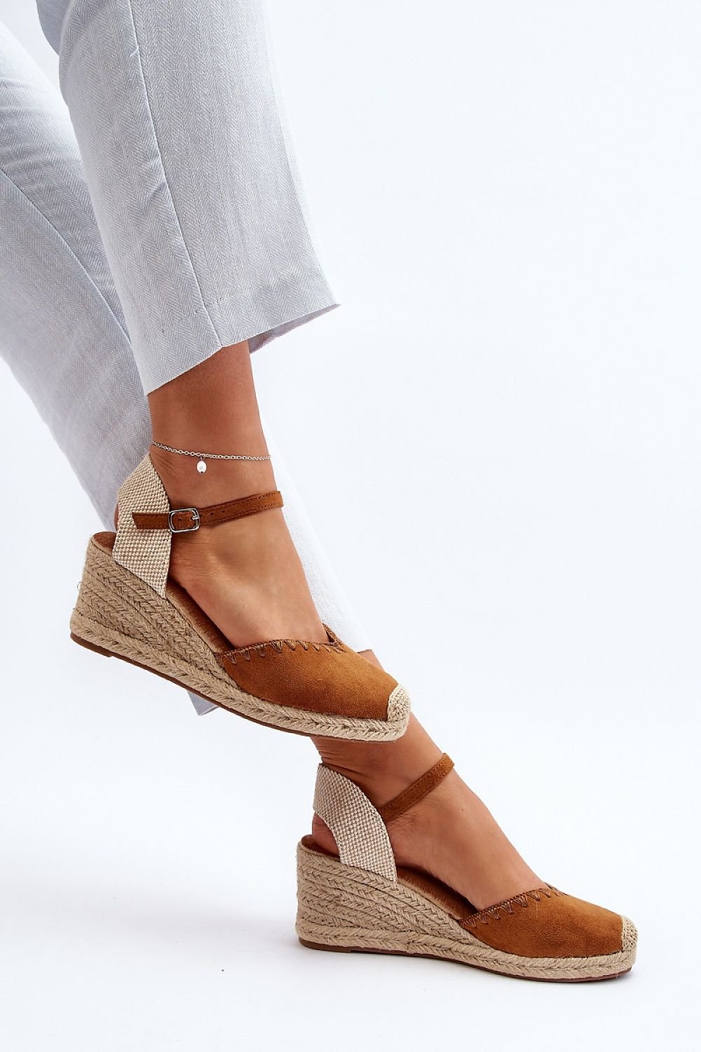 Cothurnes model 195285 Step in style