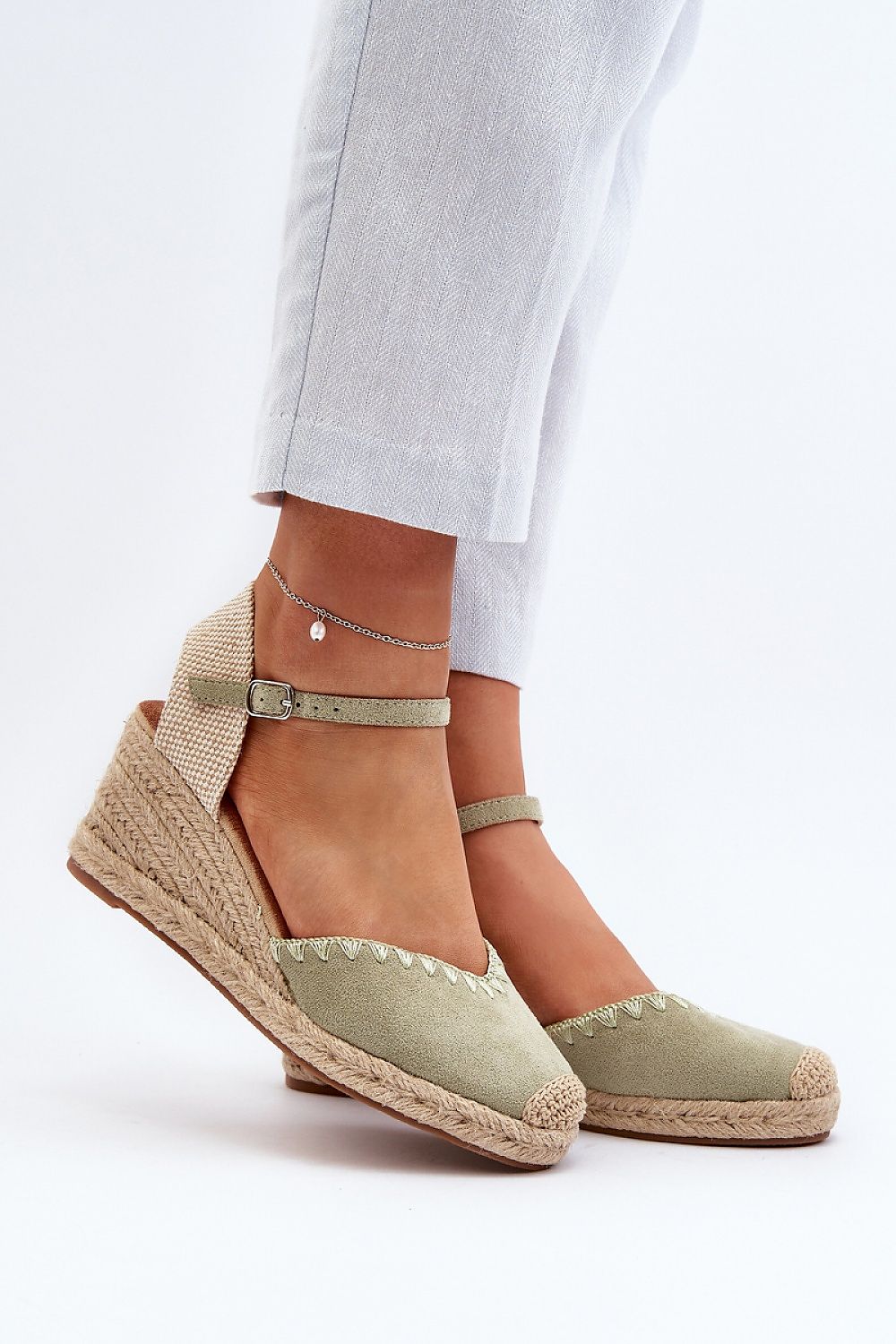 Cothurnes model 195285 Step in style