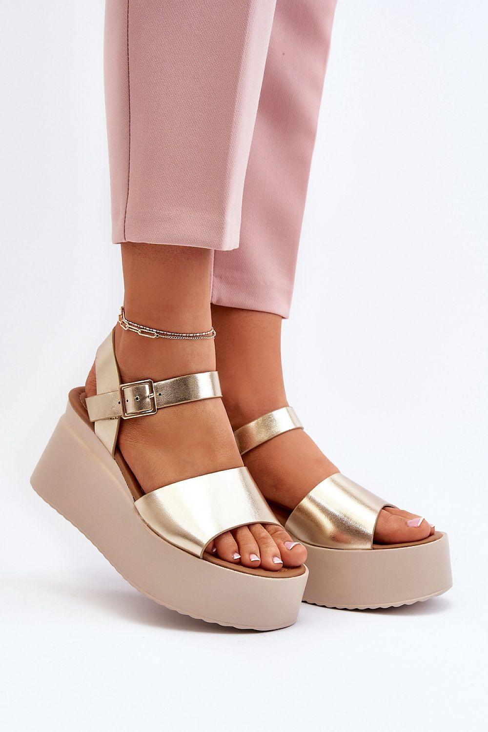 Cothurnes model 195290 Step in style