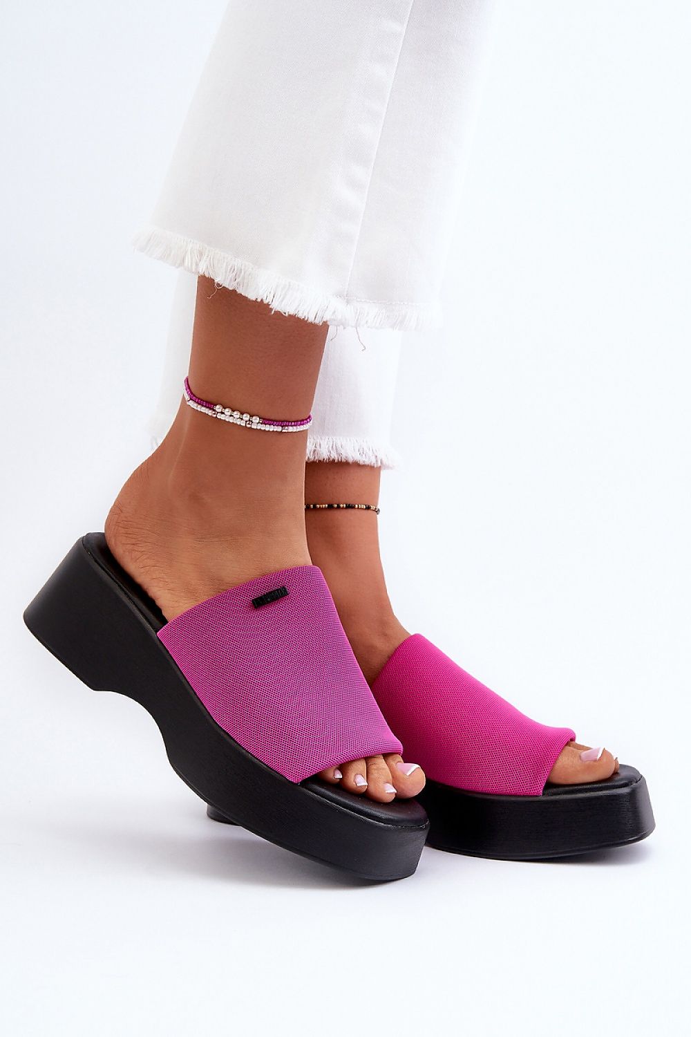 Clacquettes model 195293 Step in style