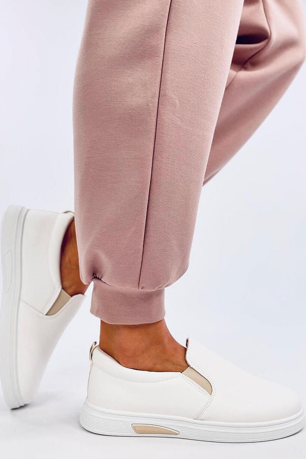 Slip-on model 195533 Inello