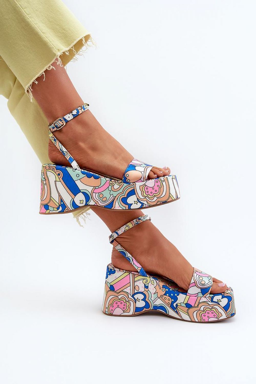 Cothurnes model 195756 Step in style