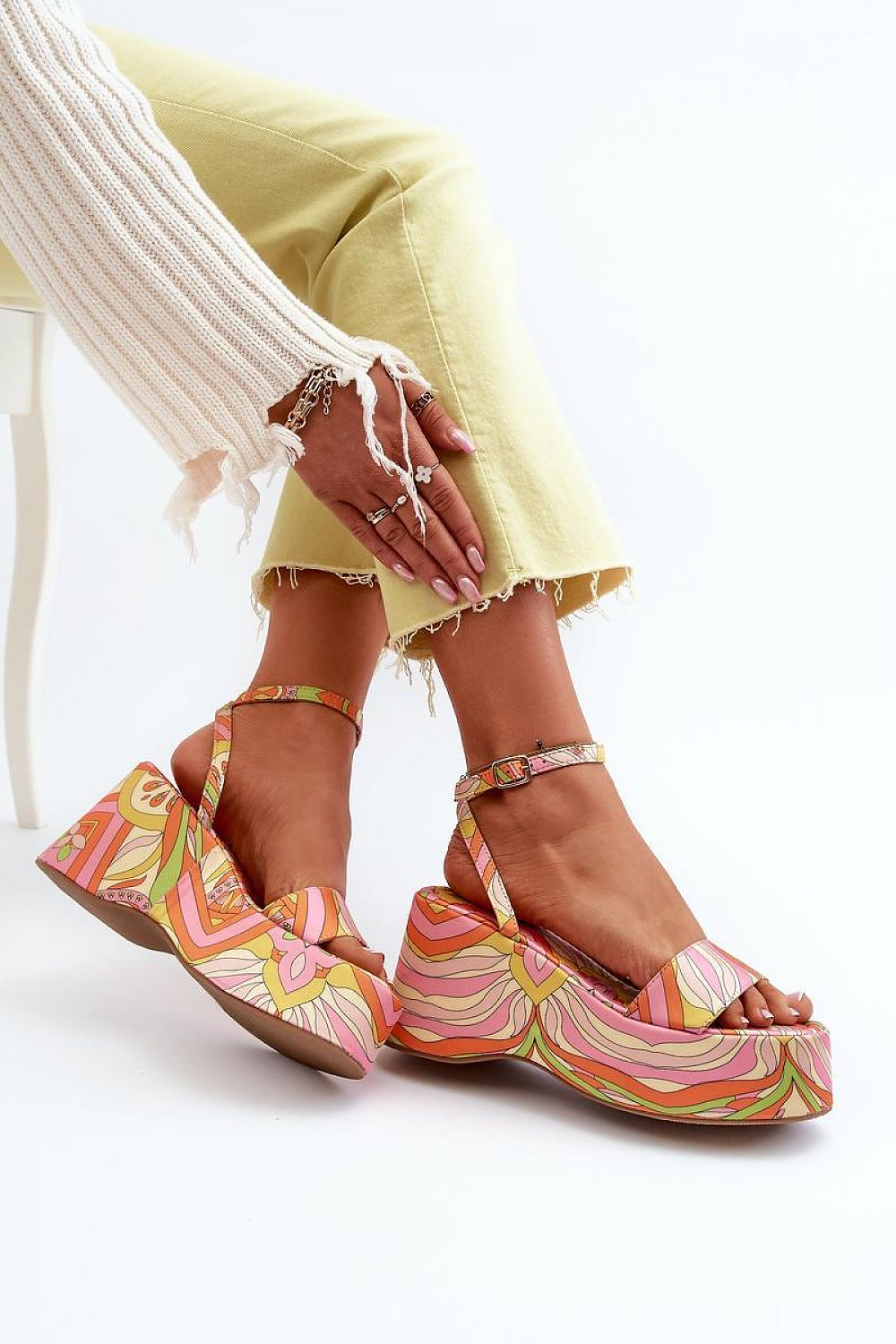 Cothurnes model 195756 Step in style