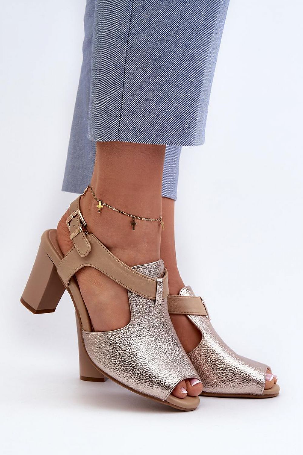 Clacquettes model 196231 Step in style