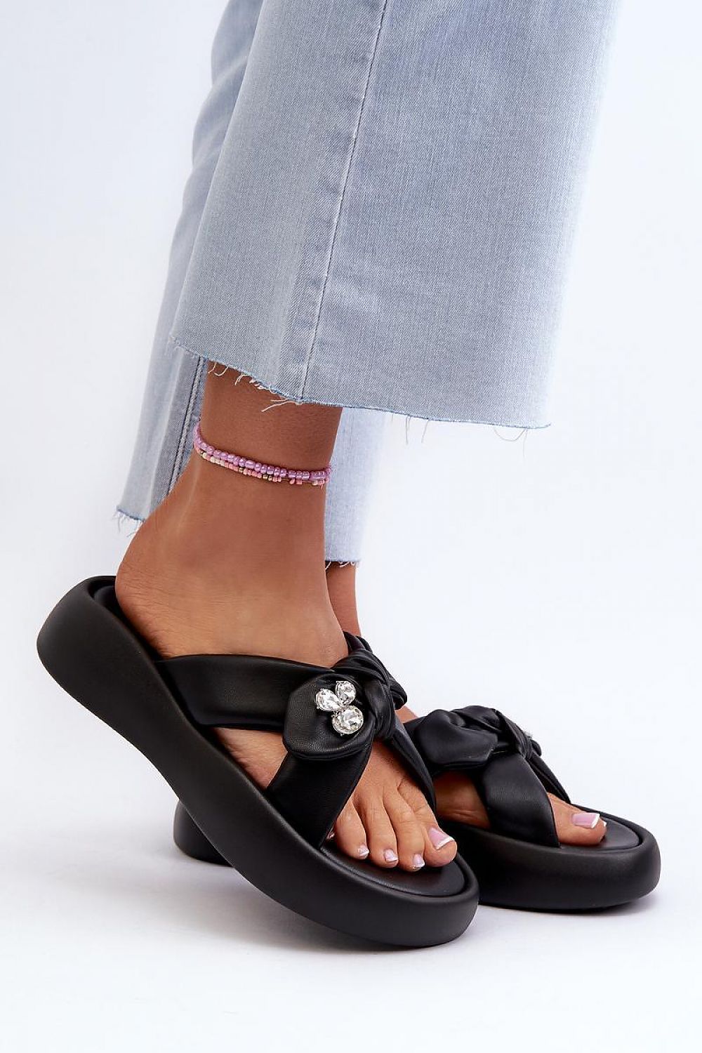 Clacquettes model 196420 Step in style