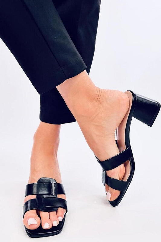 Clacquettes model 196522 Inello