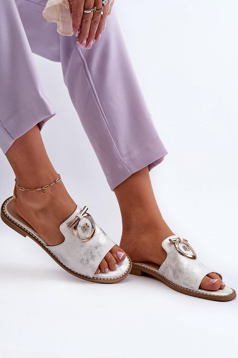 Clacquettes model 196664 Step in style