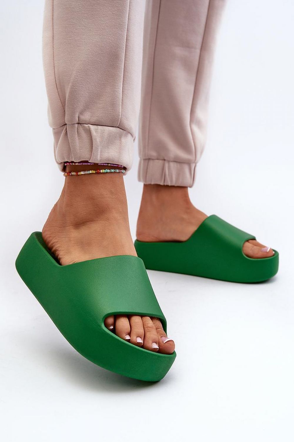 Clacquettes model 196680 Step in style