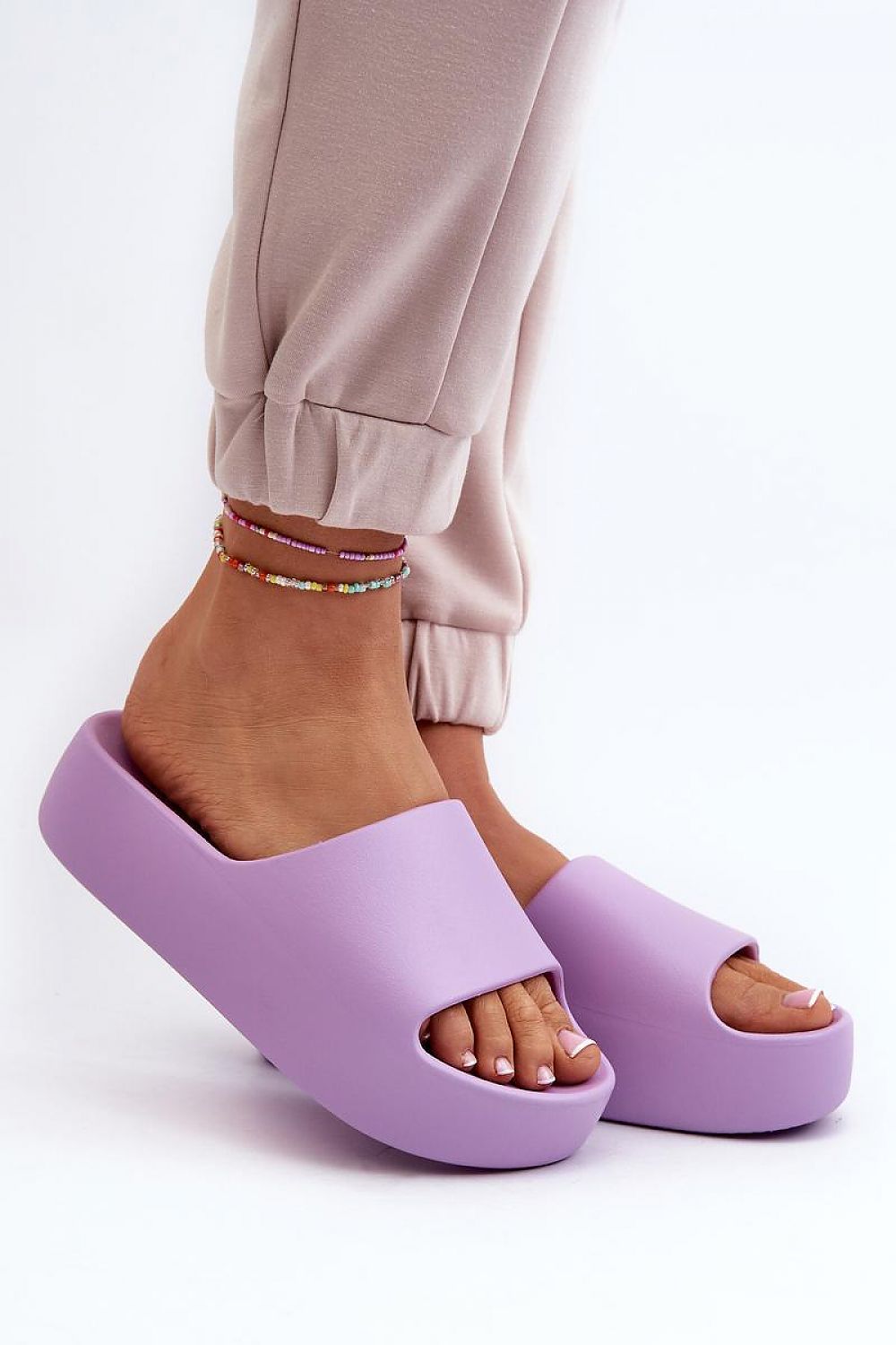 Clacquettes model 196680 Step in style