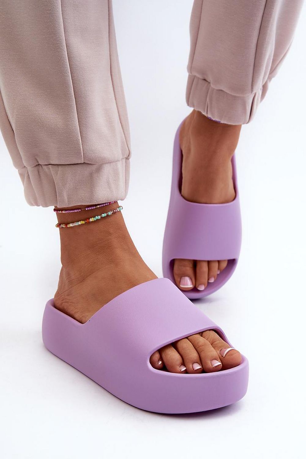 Clacquettes model 196680 Step in style