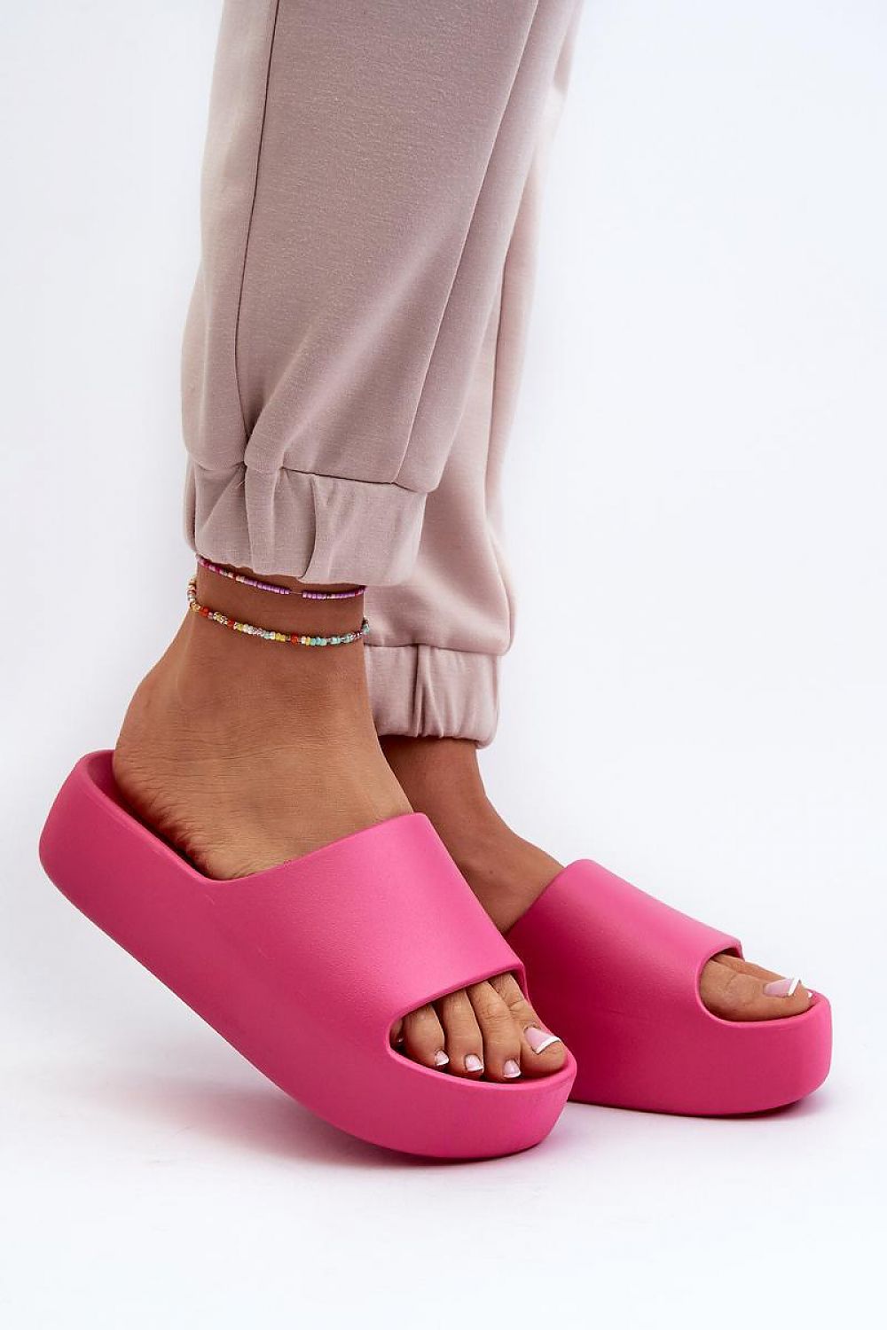 Clacquettes model 196680 Step in style