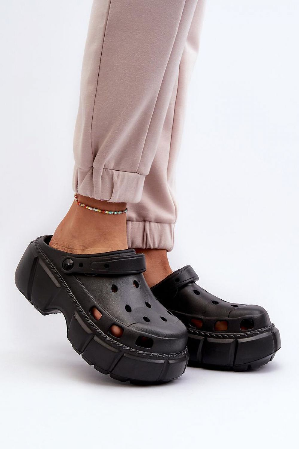 Clacquettes model 196684 Step in style