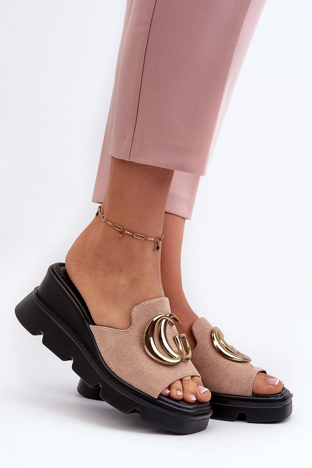 Clacquettes model 196694 Step in style