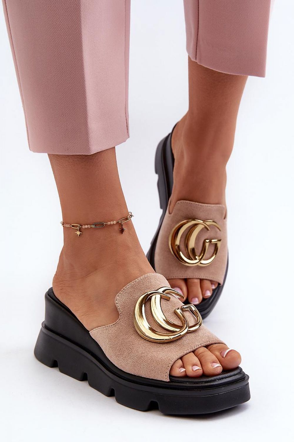 Clacquettes model 196694 Step in style