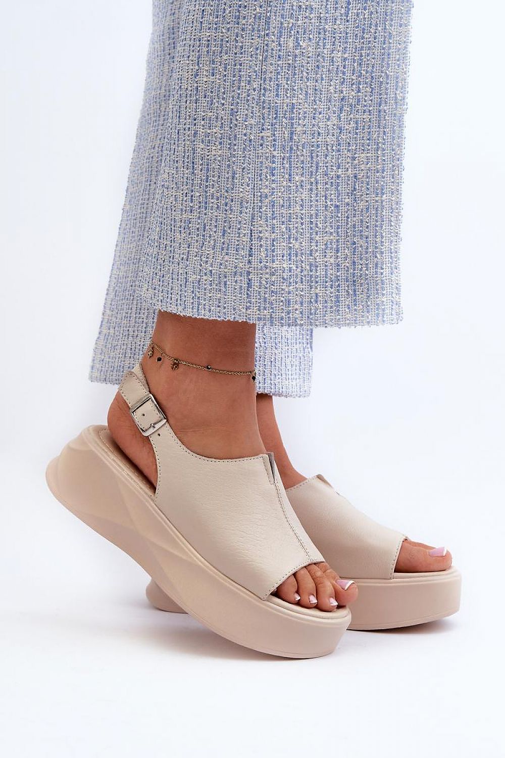 Cothurnes model 196964 Step in style