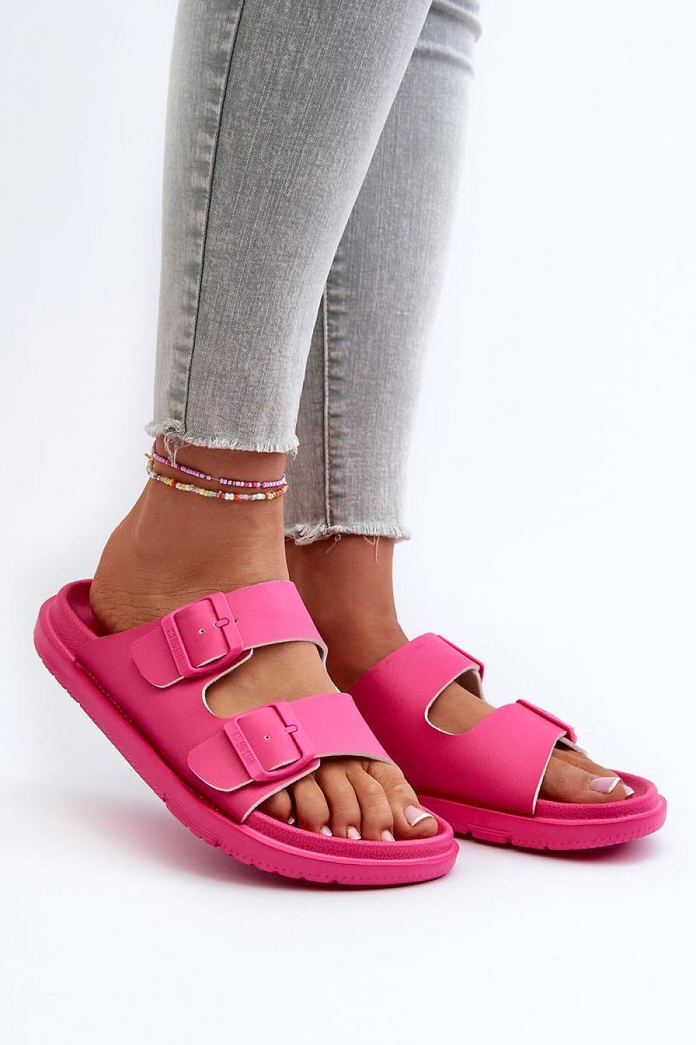 Slides model 197418 Step in style