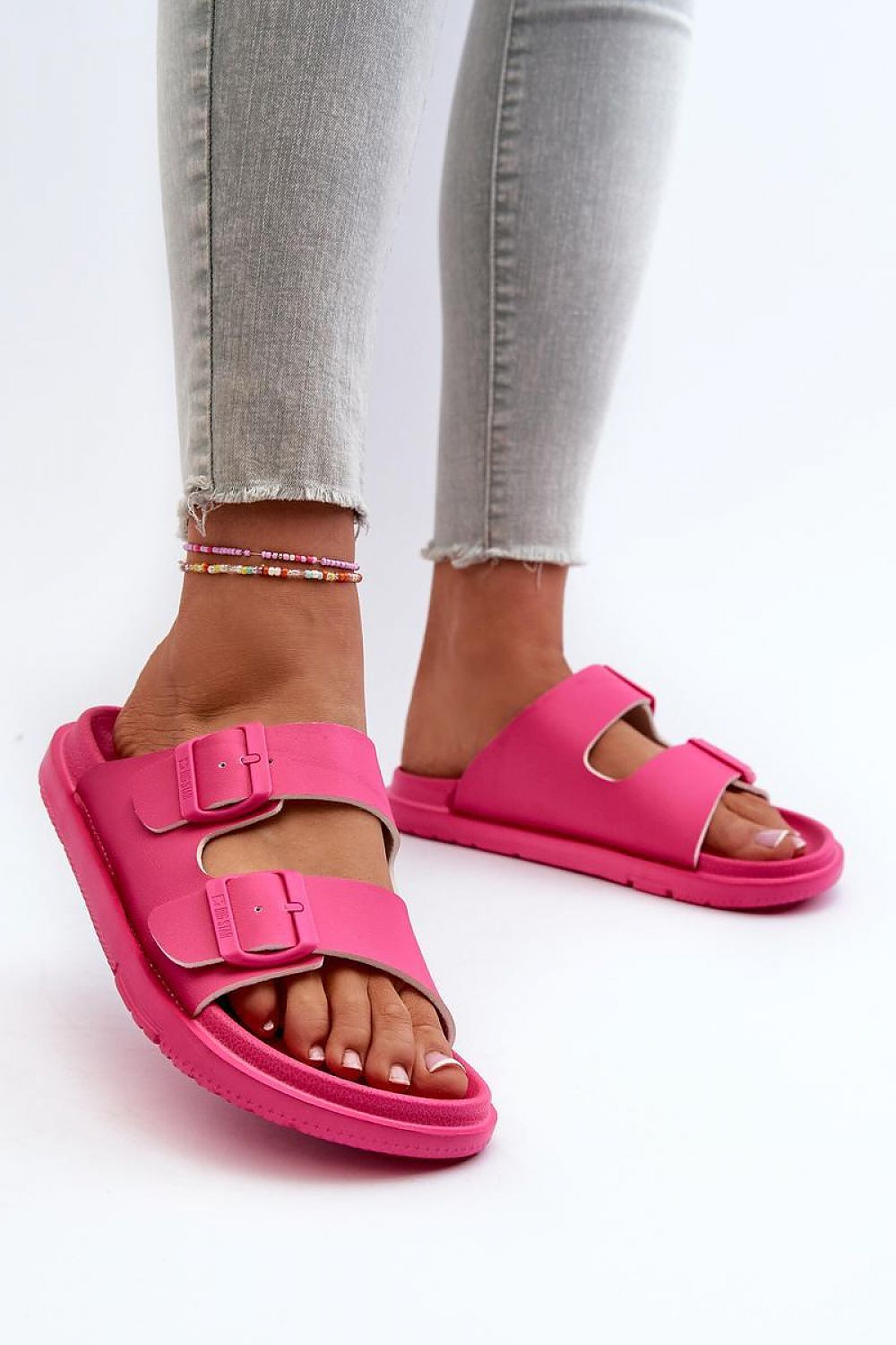 Slides model 197418 Step in style