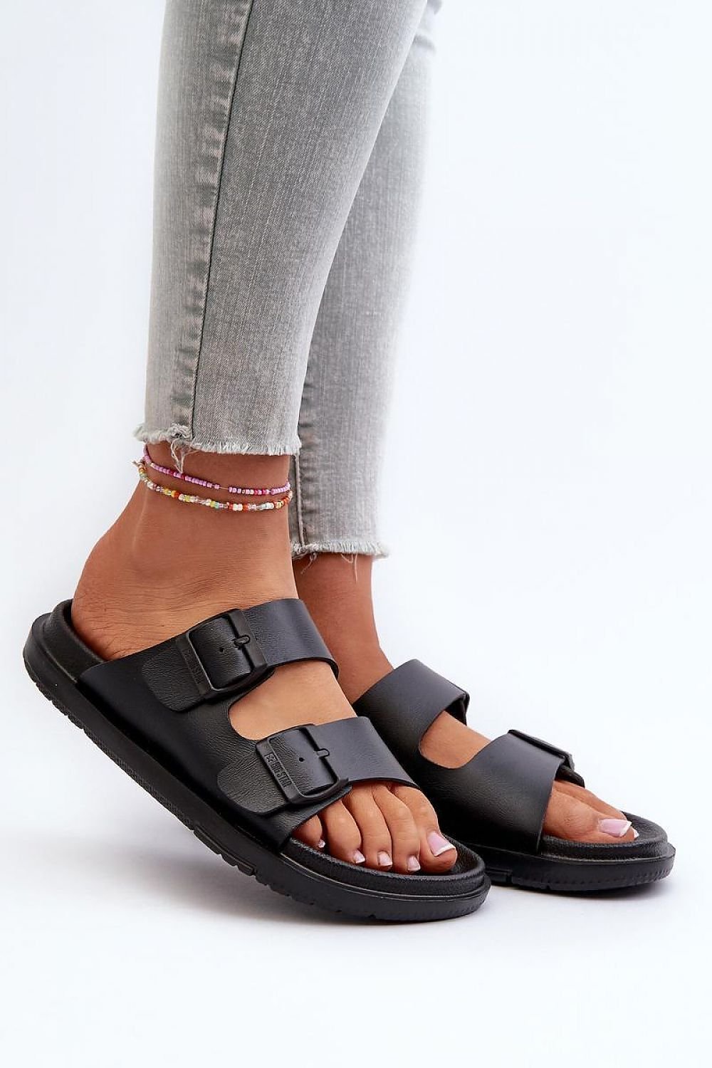 Slides model 197418 Step in style