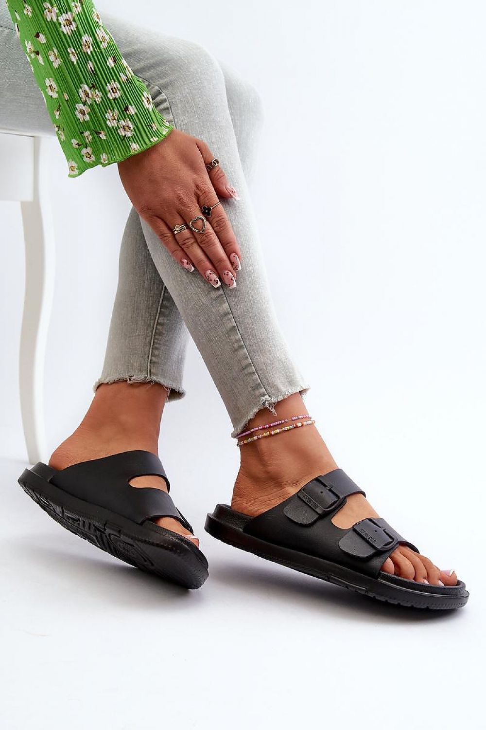 Slides model 197418 Step in style