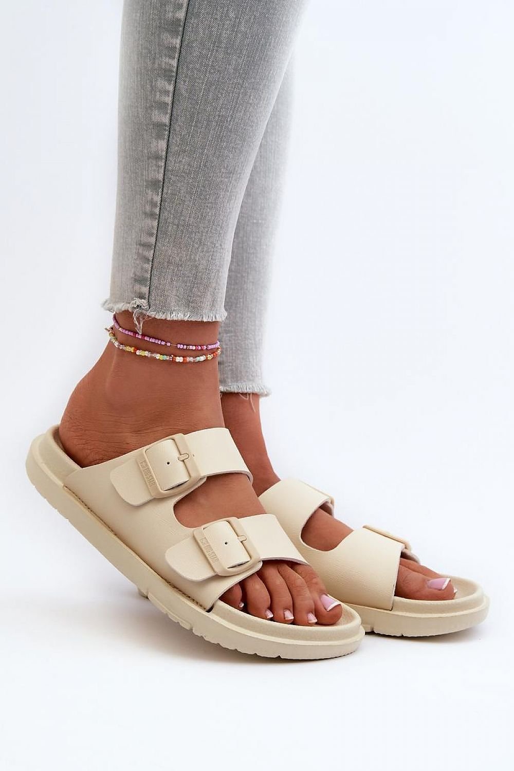 Slides model 197418 Step in style