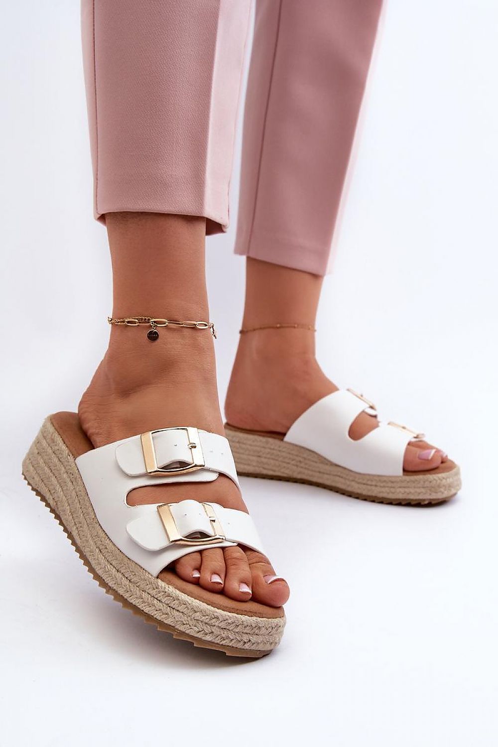 Slides model 197421 Step in style