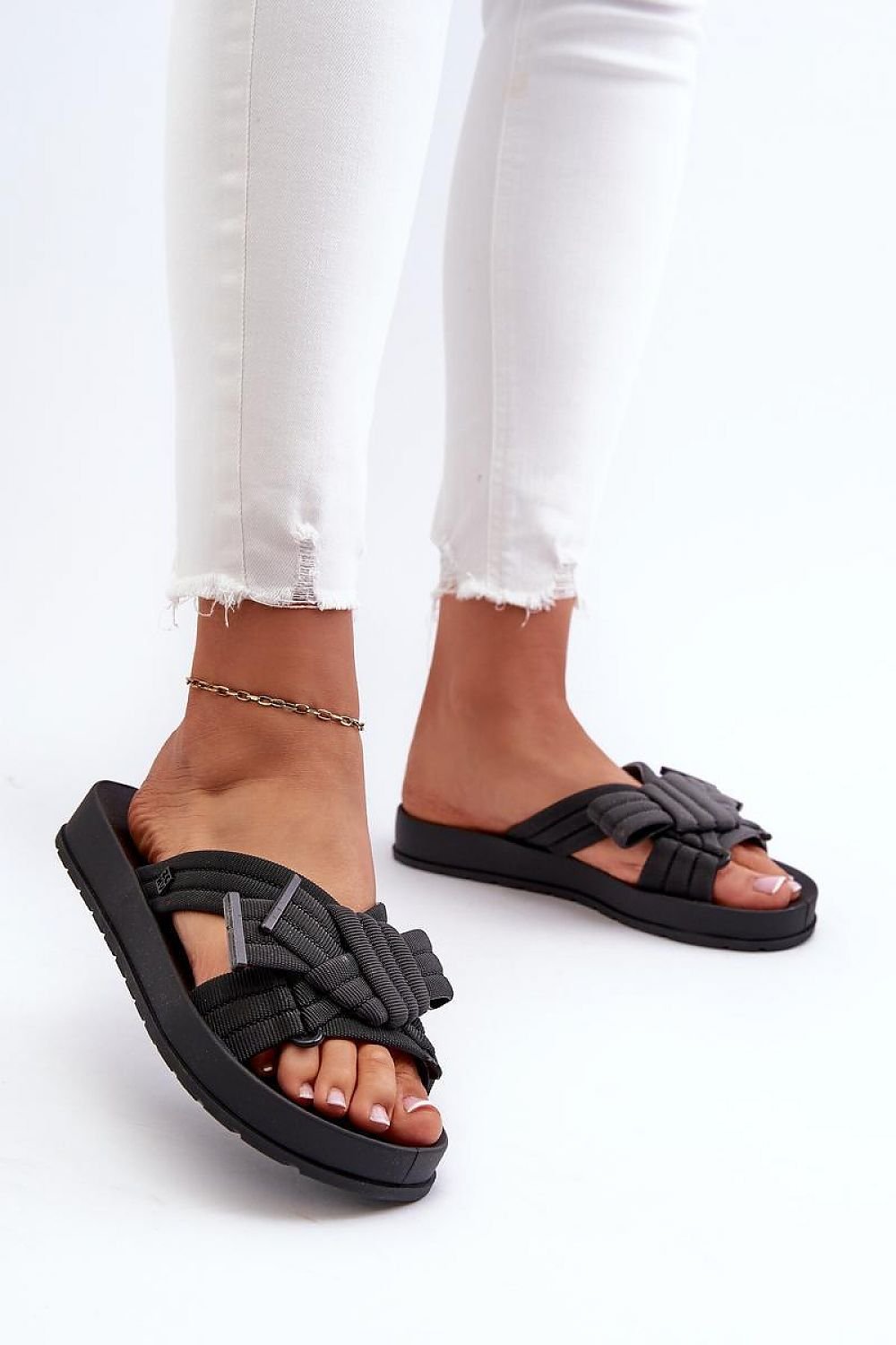 Slides model 197656 Step in style