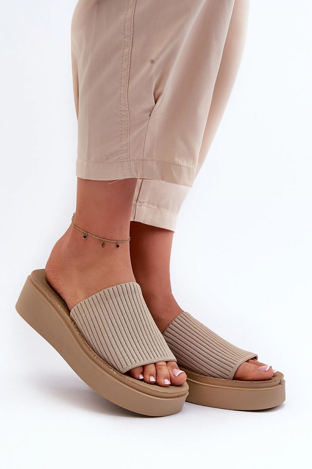 Slides model 197666 Step in style