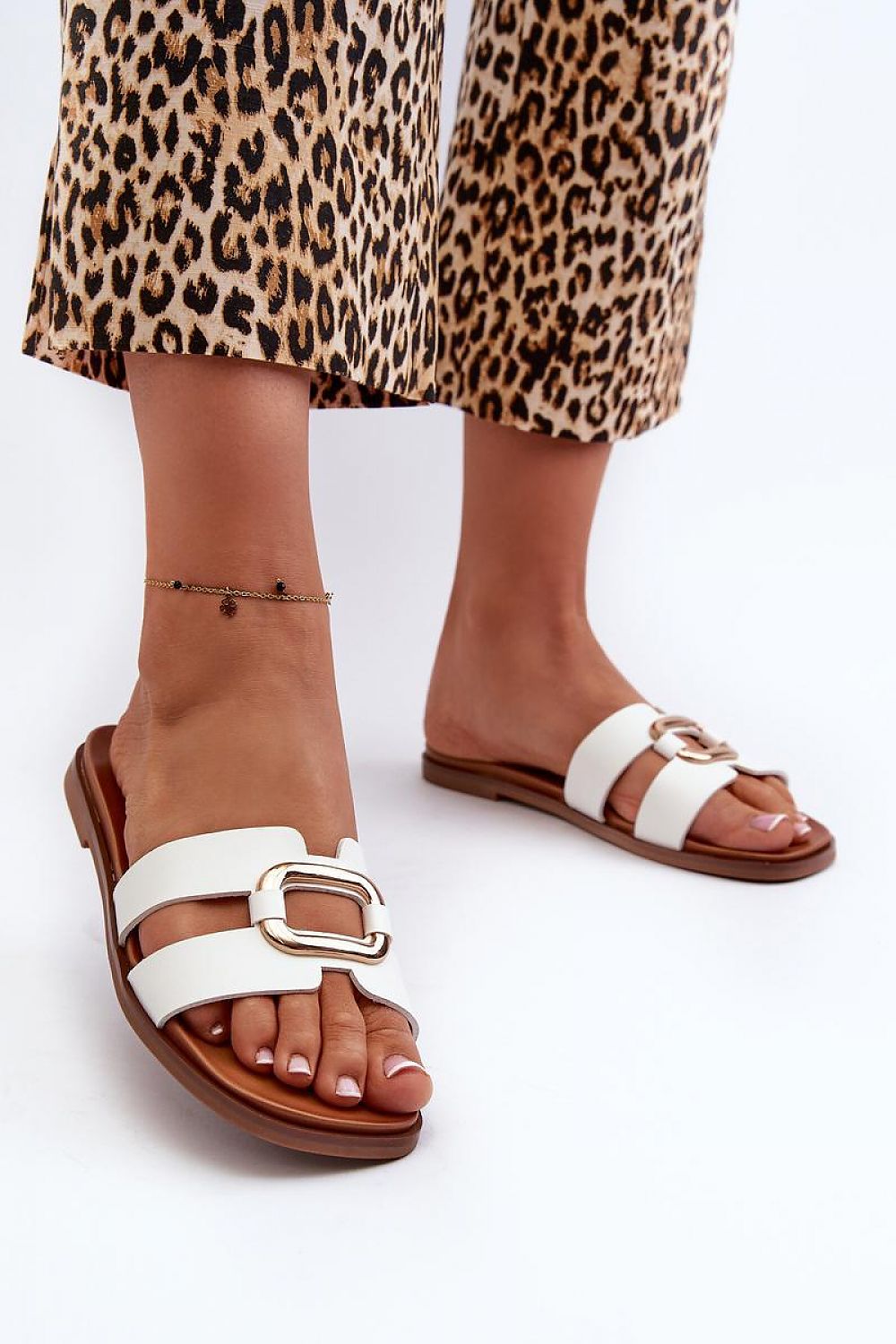 Clacquettes model 197665 Step in style